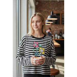 4591) A Lab Stripe Bloom Baby Embroidery Long Sleeve Tee Cropped Oversized Small